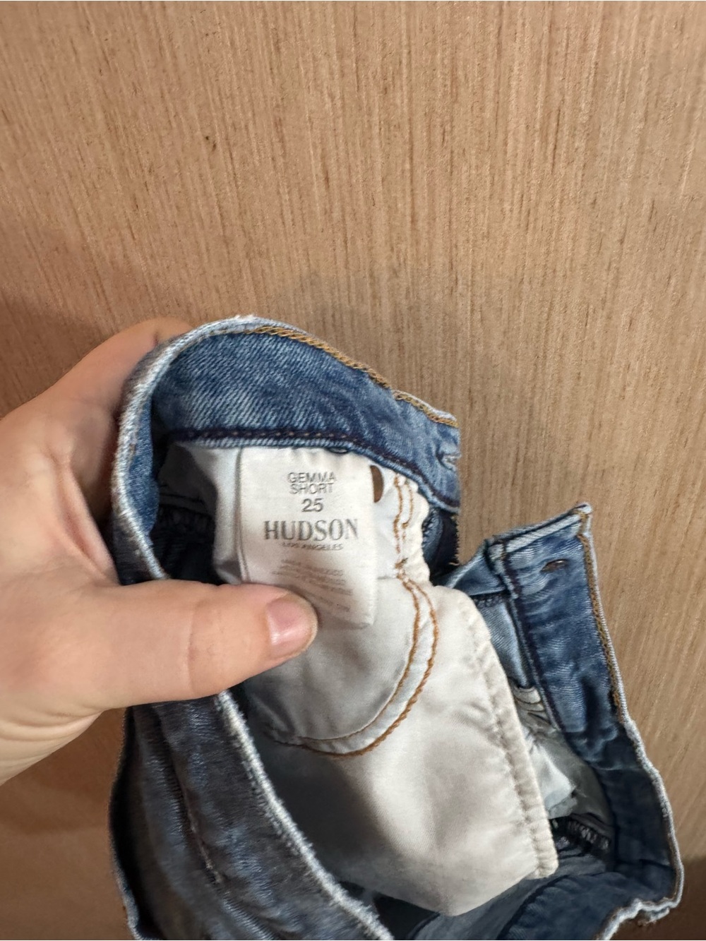 Hudson Jeans Light Wash Gemma Frayed Denim Cutoff Shorts Size 25 - Picture 4 of 4